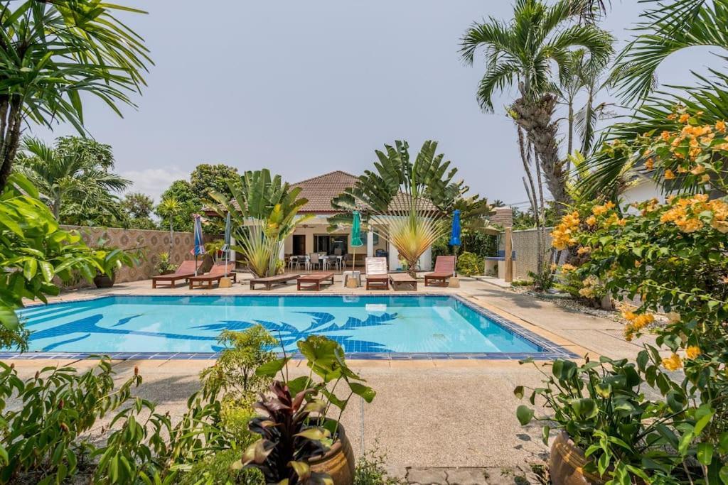 Baan Coconut Villa Bang Tao Beach  Exterior photo